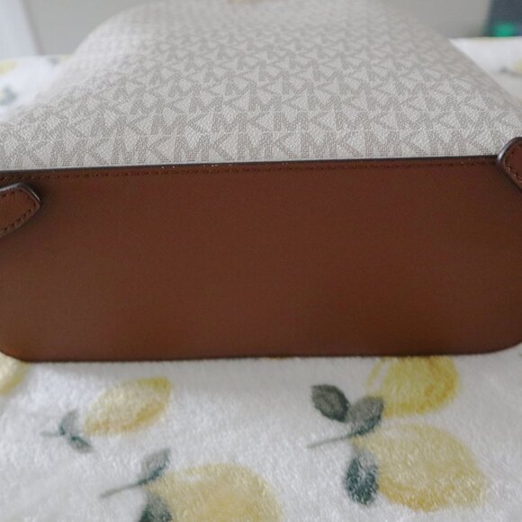 Michael Kors Backpack - Picture 5 of 10